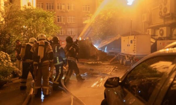 Πόλεμος στην Ουκρανία: Ρωσικές επιθέσεις στο Κίεβο – Απογειώθηκαν μαχητικά αεροσκάφη από την Πολωνία