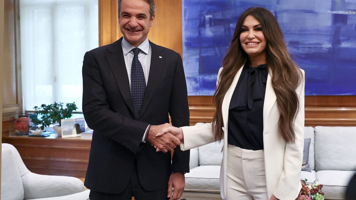 Μητσοτάκης: Δείπνο στο Μέγαρο Μαξίμου προς τιμήν της Κίμπερλι Γκιλφόιλ 1 Μητσοτάκης: Δείπνο στο Μέγαρο Μαξίμου προς τιμήν της Κίμπερλι Γκιλφόιλ
