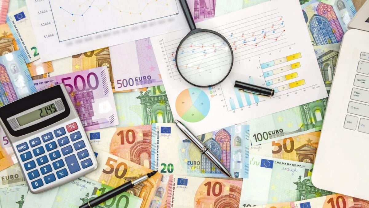 Ληξιπρόθεσμα χρέη: Νέα χρέη 3,77 δισ. ευρώ μέσα σε έναν χρόνο δημιούργησαν οι φορολογούμενοι προς το Δημόσιο 1 Ληξιπρόθεσμα χρέη: Νέα χρέη 3,77 δισ. ευρώ μέσα σε έναν χρόνο δημιούργησαν οι φορολογούμενοι προς το Δημόσιο