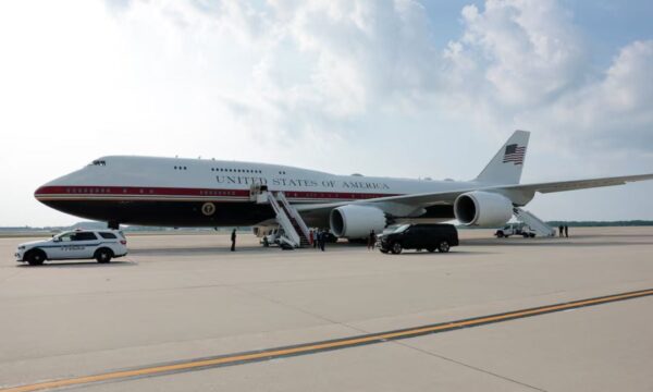 Air Force One: Χρυσός, πολυτέλεια και Apple TV στο προεδρικό αεροσκάφος των ΗΠΑ