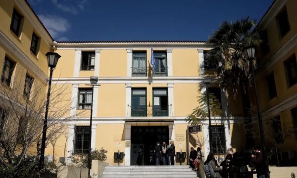 Ποινική δίωξη στους 10 συλληφθέντες οπαδούς του Παναθηναϊκού για κακουργήματα και εγκληματική οργάνωση