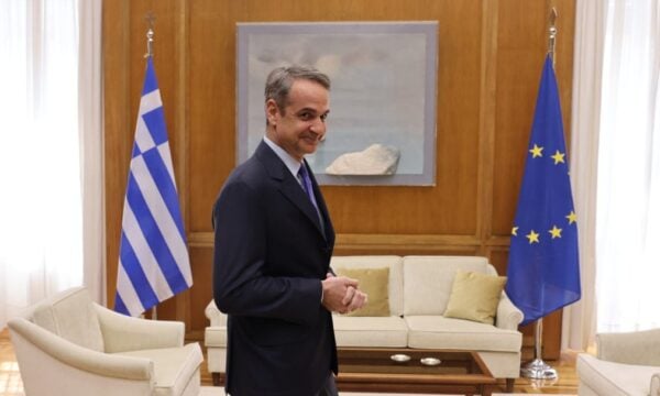 Κυριάκος Μητσοτάκης συνάντησε τον πρώην πρόεδρο της Σενεγάλης, Μάκι Σαλ, στο Μέγαρο Μαξίμου – Στο επίκεντρο η υποψηφιότητά του για τον ΟΗΕ