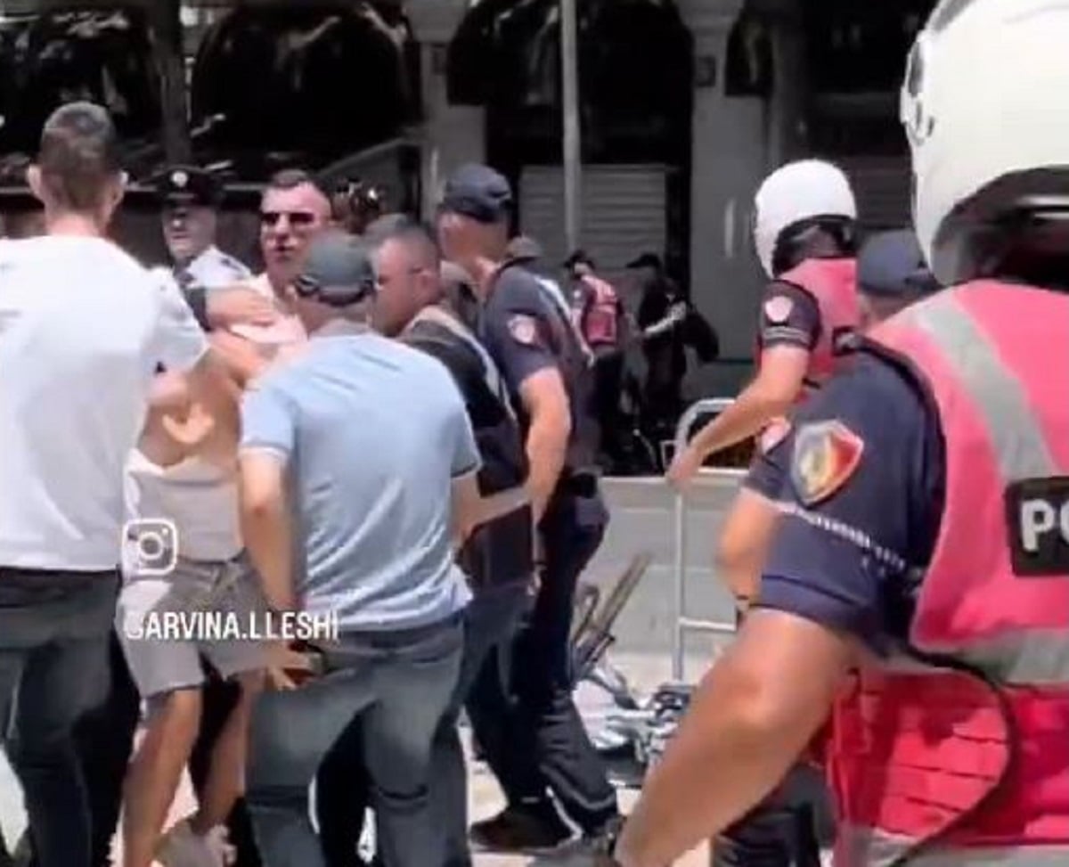 Αλβανία: Επεισόδια έξω από το κοινοβούλιο για την επένδυση της Ιβάνκα Τραμπ – Δακρυγόνα, τραυματίες, συλλήψεις