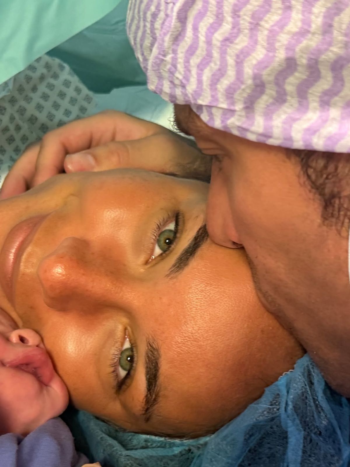 Baby boom στην showbiz: Γνωστός τραγουδιστής έγινε μπαμπάς για 3η φορά – Πρώτες φωτογραφίες από το μαιευτήριο 16 Fedez