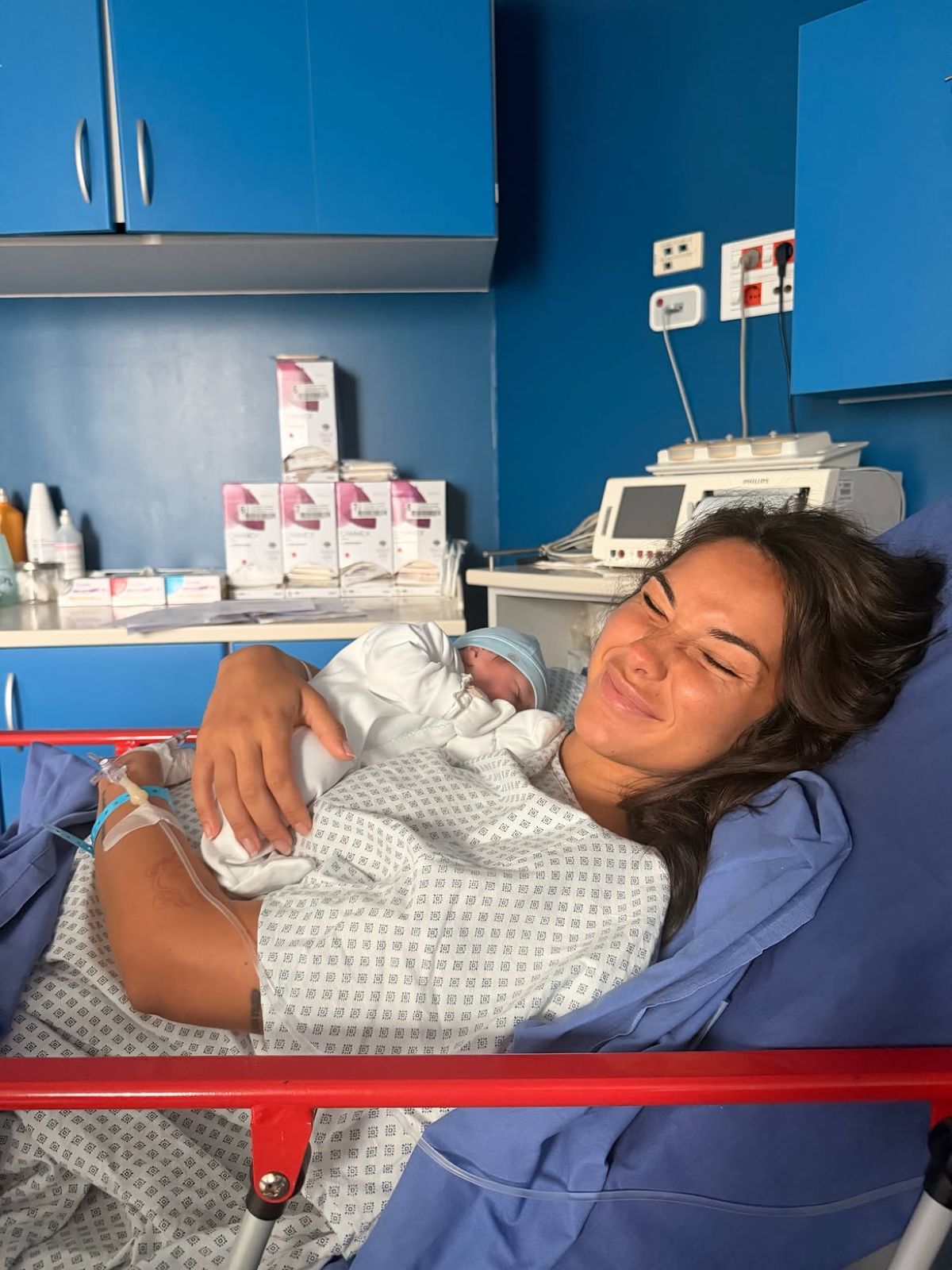 Baby boom στην showbiz: Γνωστός τραγουδιστής έγινε μπαμπάς για 3η φορά – Πρώτες φωτογραφίες από το μαιευτήριο 17 Fedez