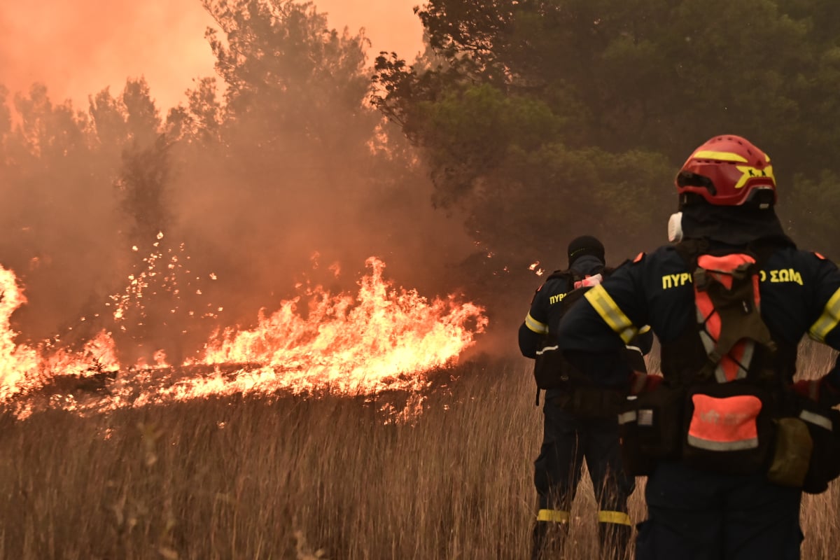 Αττική: 4 συλλήψεις για χρήση τροχού και ηλεκτροσυγκόλληση εν μέσω πολύ υψηλού κινδύνου πυρκαγιάς