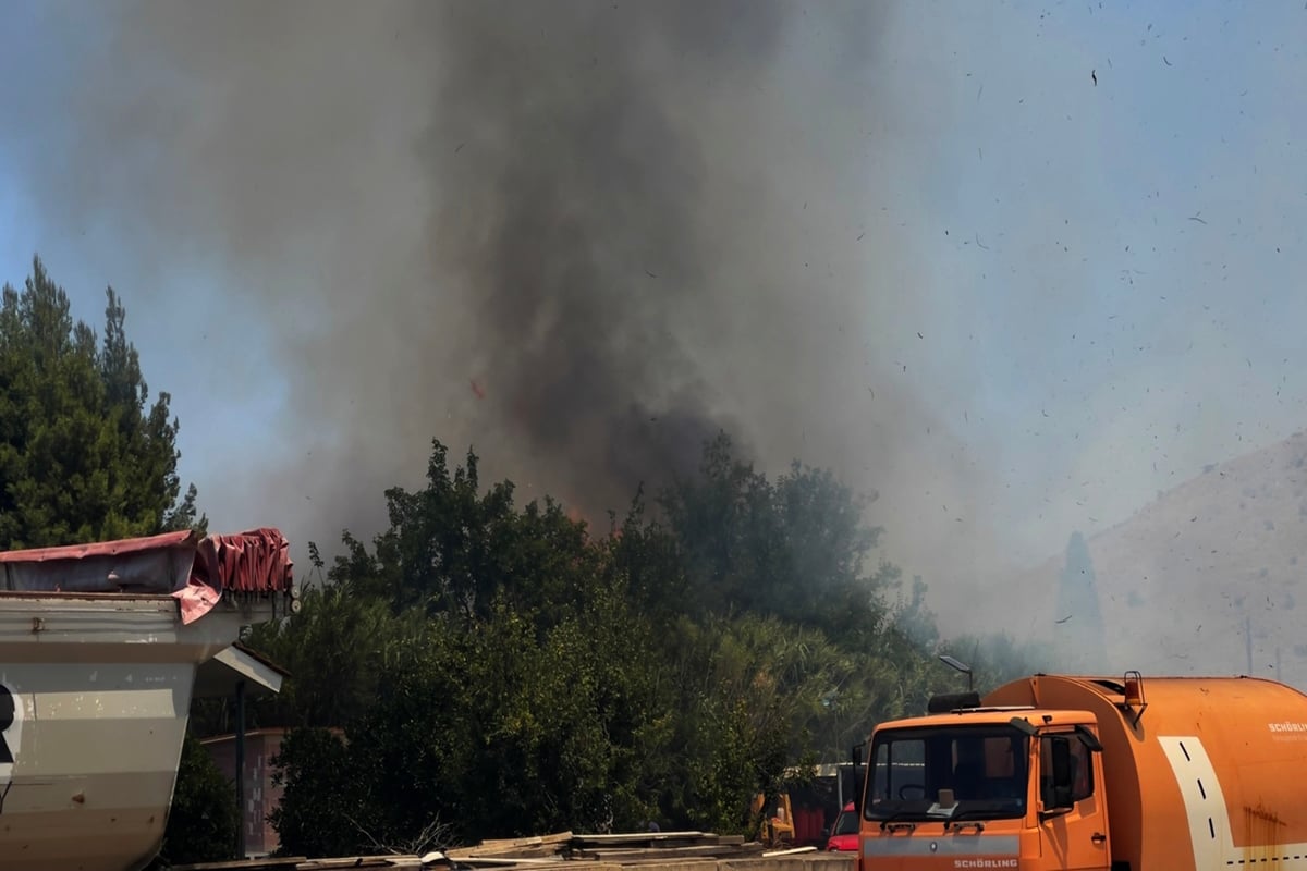 Γυναίκα συνελήφθη για πυρκαγιά σε ξερά χόρτα στην Αθήνα – Άνδρας έφαγε πρόστιμο 1.312 ευρώ στη Χίο 1 Γυναίκα συνελήφθη για πυρκαγιά σε ξερά χόρτα στην Αθήνα – Άνδρας έφαγε πρόστιμο 1.312 ευρώ στη Χίο