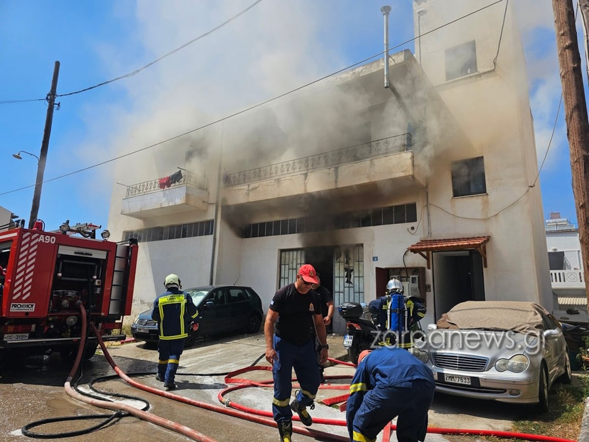 Φωτιά στα Χανιά: Κάηκε σπίτι πρώτου ορόφου, οι φλόγες επεκτάθηκαν σε αποθήκη χαρτικών