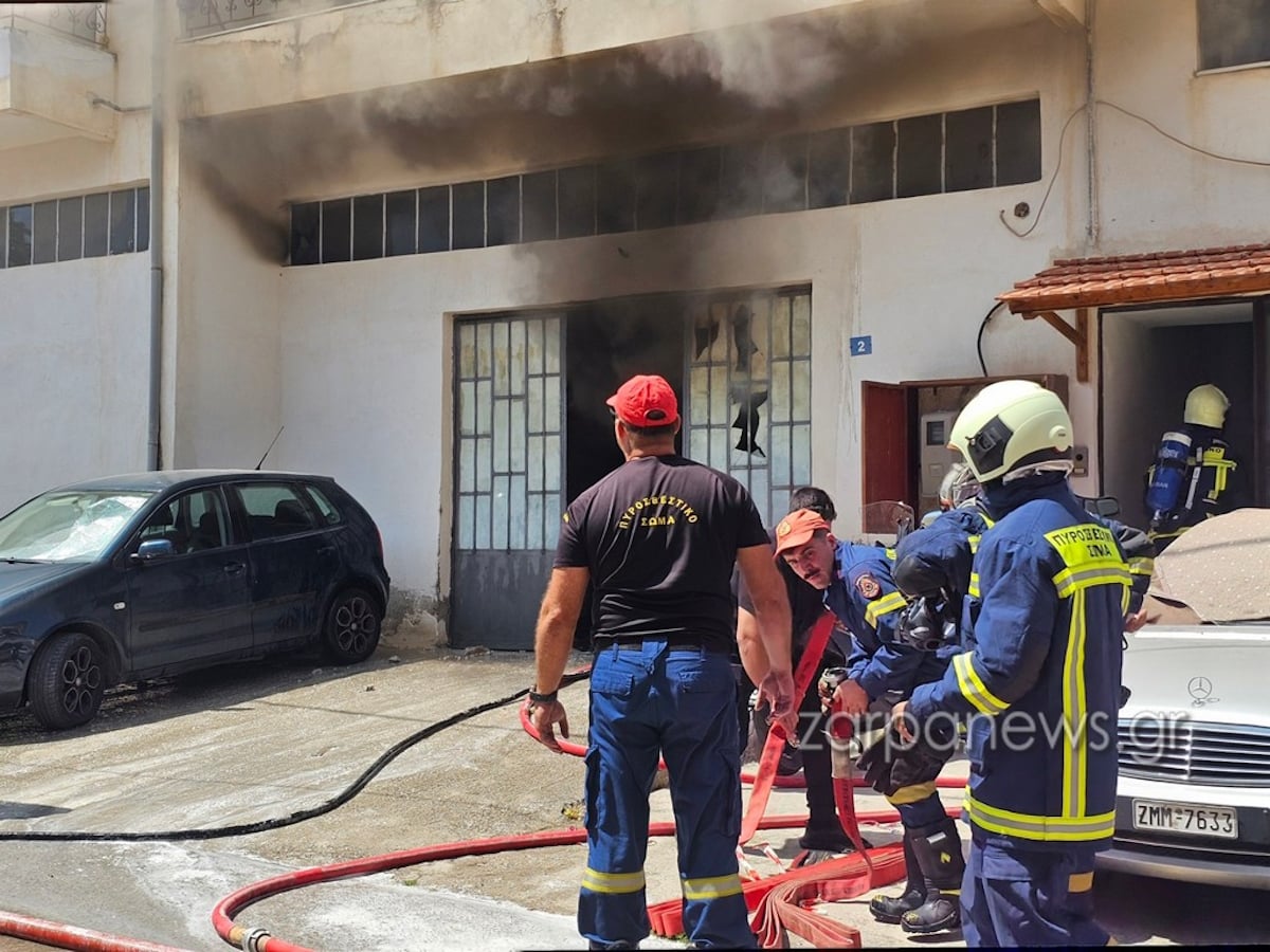 Φωτιά στα Χανιά: Κάηκε σπίτι πρώτου ορόφου, οι φλόγες επεκτάθηκαν σε αποθήκη χαρτικών 15 Χανιά