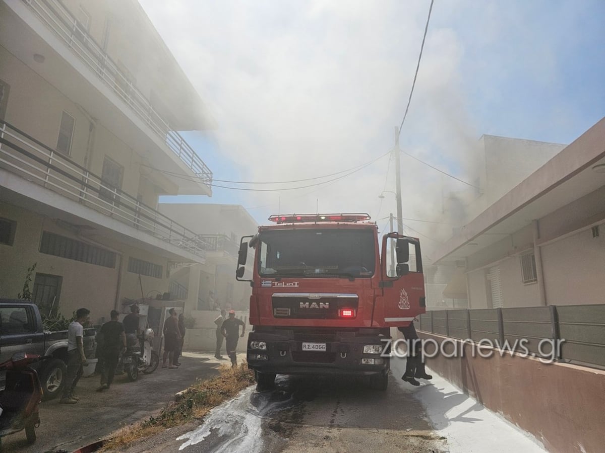 Φωτιά στα Χανιά: Κάηκε σπίτι πρώτου ορόφου, οι φλόγες επεκτάθηκαν σε αποθήκη χαρτικών 12 Χανιά