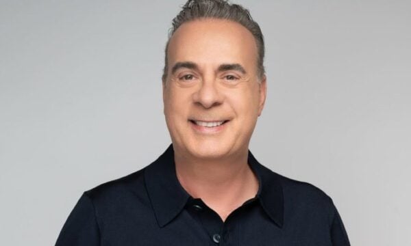 Φώτης Σεργουλόπουλος: «Θέλω να συνειδητοποιώ την αγάπη και να με θαυμάζουν – Δεν φοβάμαι να δείξω…» (Βίντεο)