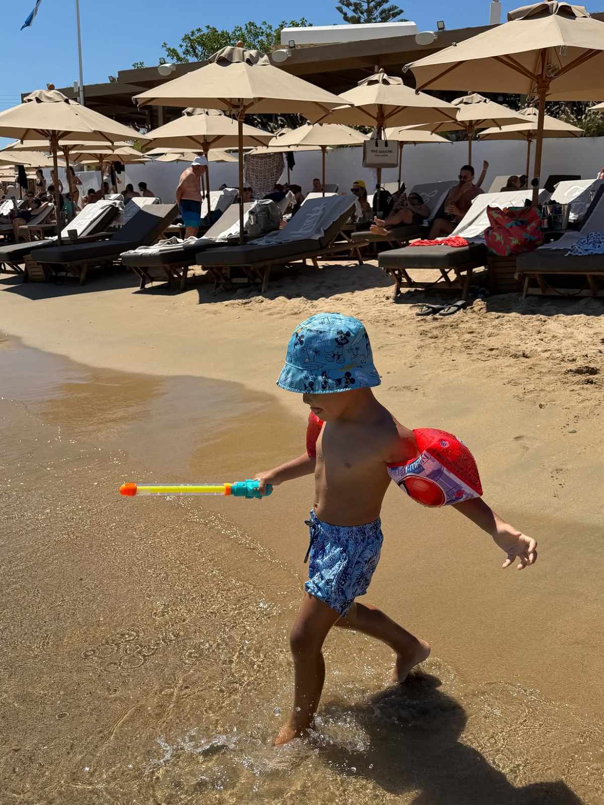 Φουρέιρα: Τα φιλιά με τον Μποτία και τα παιχνίδια με τον γιο τους, Ερμή – Φωτογραφικό άλμπουμ διακοπών 12 Φουρέιρα γιος