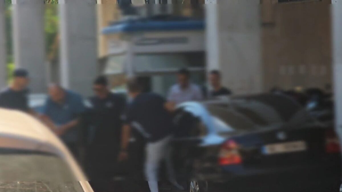 Ασπρόπυργος: Απολογούνται οι συλληφθέντες για τη φονική έκρηξη – Μάχη για τη ζωή τους δίνουν οι 2 πολυεγκαυματίες 1 Ασπρόπυργος: Απολογούνται οι συλληφθέντες για τη φονική έκρηξη – Μάχη για τη ζωή τους δίνουν οι 2 πολυεγκαυματίες