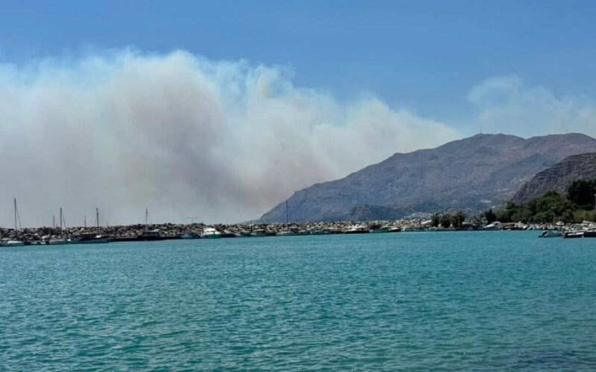 Φωτιά στο Ρέθυμνο: Σε εξέλιξη η εκκένωση της Αγίας Γαλήνης – Πάνω από 2.000 τουρίστες στην περιοχή 7 Φωτιά στο Ρέθυμνο: Σε εξέλιξη η εκκένωση της Αγίας Γαλήνης – Πάνω από 2.000 τουρίστες στην περιοχή