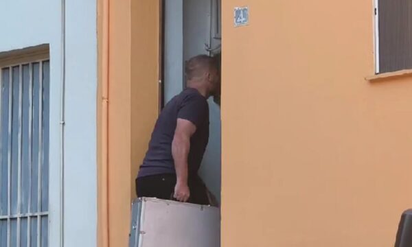 Θρίλερ στο Γαλάτσι: Νεκρός 80χρονος με τραύμα στο λαιμό