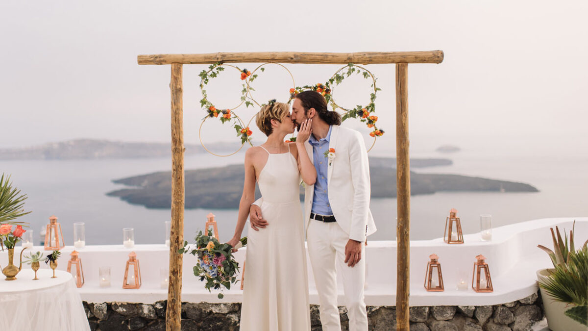 Η Σαντορίνη στους νέους προορισμούς της Jet2Weddings το 2027 2 Η Σαντορίνη στους νέους προορισμούς της Jet2Weddings το 2027