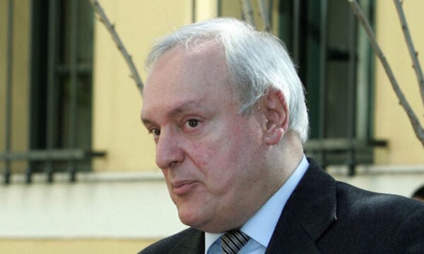 Σταύρος Γεωργίου: Στο μικροσκόπιο βίντεο που εμφανίζεται για τελευταία φορά ζωντανός ο ποινικολόγος – Ερευνάται άτομο που περπατάει δίπλα του