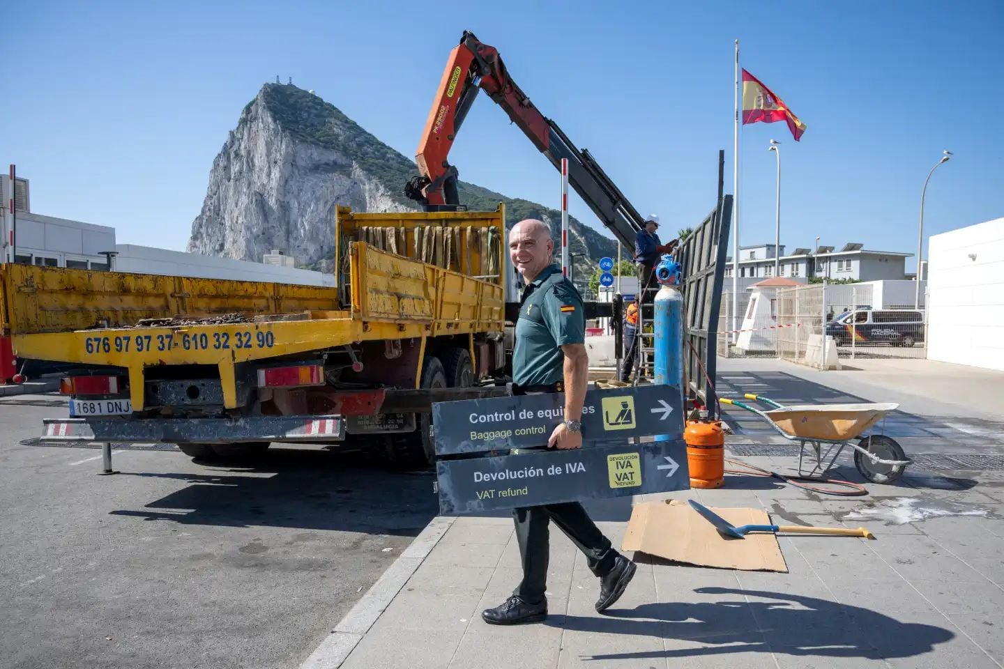 Γιβραλτάρ: Έπεσε ο φράχτης στα σύνορα με την Ισπανία έπειτα από 57 χρόνια – Τι αλλάζει με την ιστορική συμφωνία 14 Γιβραλτάρ: Έπεσε ο φράχτης στα σύνορα με την Ισπανία έπειτα από 57 χρόνια – Τι αλλάζει με την ιστορική συμφωνία