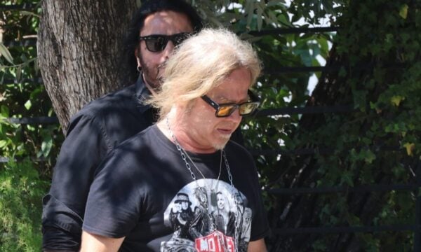 Γιώργος Ελεύθερας αποχαιρετά τον Λορέντζο Καριέρε: Όταν ανταμώσουμε εκεί ψηλά, θα τραγουδήσουμε ξανά
