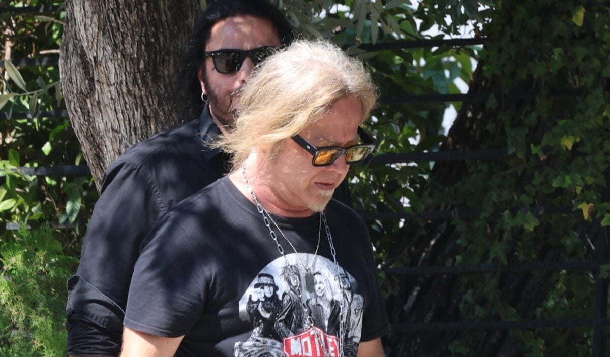 Γιώργος Ελεύθερας αποχαιρετά τον Λορέντζο Καριέρε: Όταν ανταμώσουμε εκεί ψηλά, θα τραγουδήσουμε ξανά