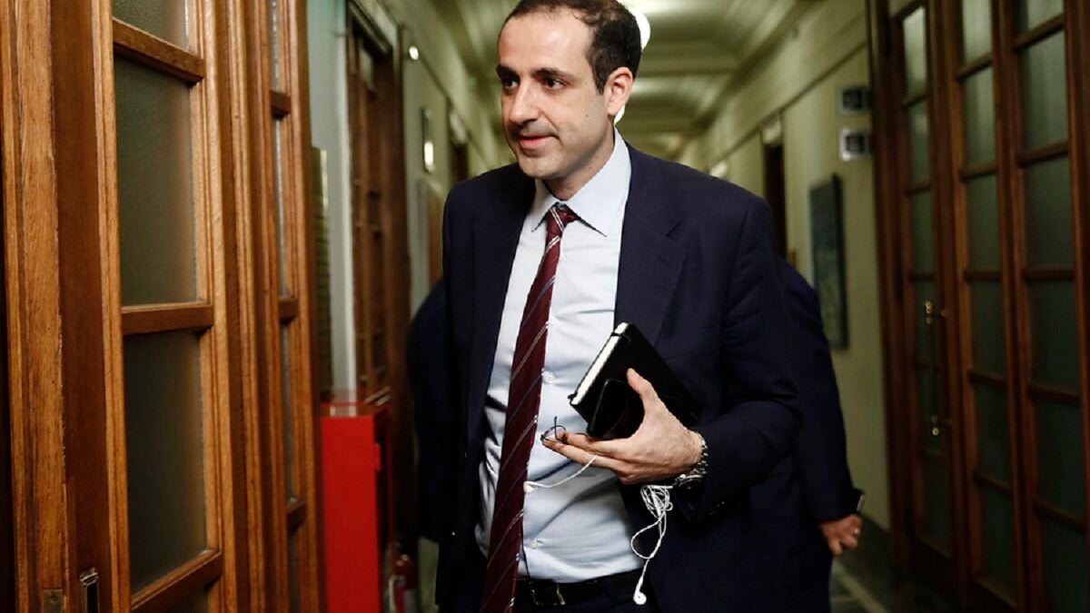 Γρηγόρης Δημητριάδης μιλά στον Θανάση Λάλα: Η πολιτική διαδρομή του, η θητεία του στο Μέγαρο Μαξίμου και οι κόντρες με επιχειρηματίες 1 Γρηγόρης Δημητριάδης μιλά στον Θανάση Λάλα: Η πολιτική διαδρομή του, η θητεία του στο Μέγαρο Μαξίμου και οι κόντρες με επιχειρηματίες