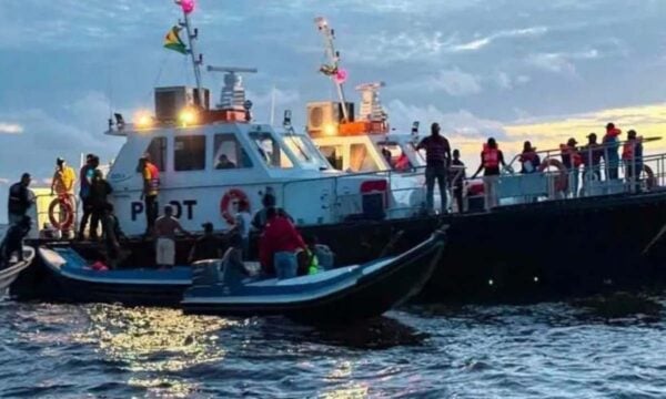 Τραγωδία στη Γουιάνα: Φεριμπότ ανετράπη στον Ατλαντικό από τεράστιο κύμα – Σε εξέλιξη οι έρευνες για 66 αγνοούμενους