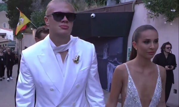 Έρλινγκ Χάαλαντ σε εκδήλωση της Dolce & Gabbana με την Ισαμπέλ
