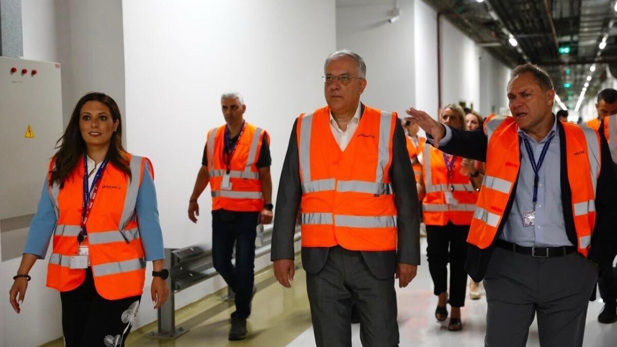 Θεοδωρικάκος στα έργα της Aegean στο «Ελ. Βενιζέλος», επένδυση 66 εκατ. ευρώ 1 Θεοδωρικάκος στα έργα της Aegean στο «Ελ. Βενιζέλος», επένδυση 66 εκατ. ευρώ