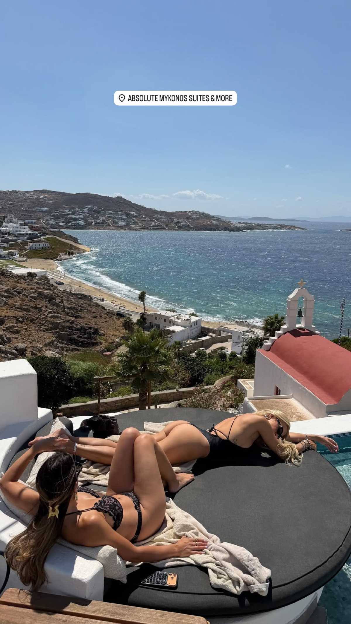 Ιωάννα Τούνη: Πανάκριβο ξενοδοχείο στη Μύκονο όπου μένει με την παρέα της – Πόσο κοστίζει η διανυκτέρευση 11 Ιωάννα Τούνη