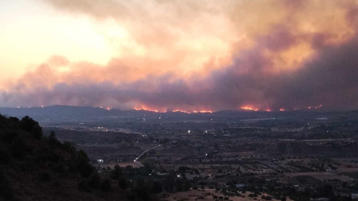 Ισπανία: Τουλάχιστον 12 άνθρωποι σκοτώθηκαν σε πυρκαγιά στο Λος Γκαγιάρδος της Αλμερίας, αρκετοί εγκλωβίστηκαν στα αυτοκίνητά τους 2 Ισπανία: Τουλάχιστον 12 άνθρωποι σκοτώθηκαν σε πυρκαγιά στο Λος Γκαγιάρδος της Αλμερίας, αρκετοί εγκλωβίστηκαν στα αυτοκίνητά τους