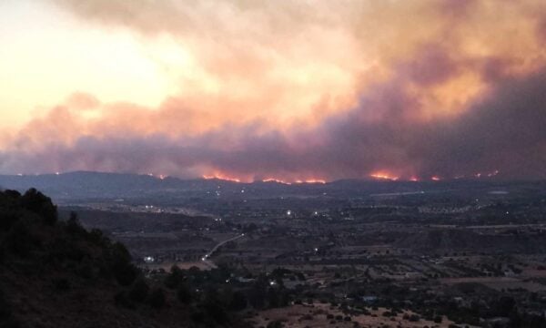 Ισπανία: Τουλάχιστον 12 άνθρωποι σκοτώθηκαν σε πυρκαγιά στο Λος Γκαγιάρδος της Αλμερίας, αρκετοί εγκλωβίστηκαν στα αυτοκίνητά τους
