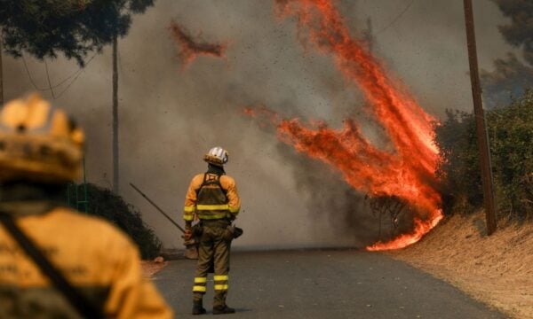 Πυρκαγιές σε Γαλλία και Ισπανία: Εκατοντάδες χιλιάδες άνθρωποι εγκατέλειψαν τα σπίτια τους – ΦΩΤΟ και ΒΙΝΤΕΟ
