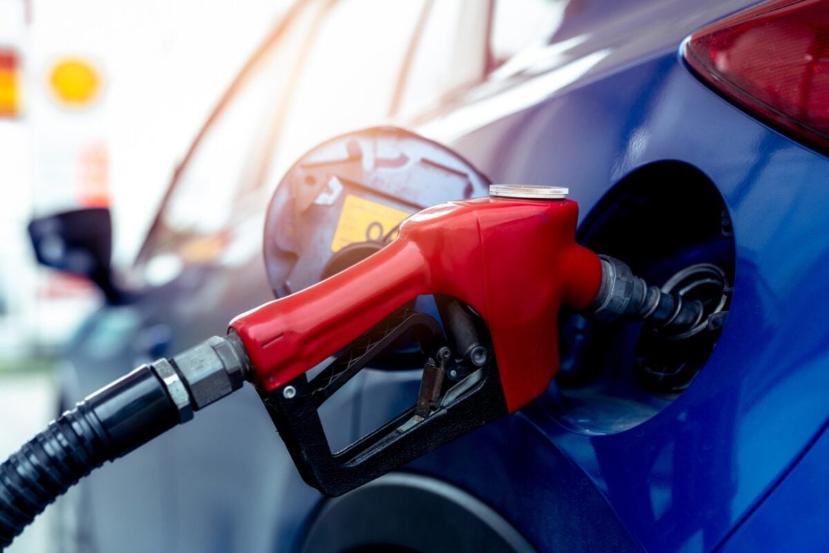 HELLENiQ ENERGY: Έκπτωση από σήμερα 7,95 λεπτών προ ΦΠΑ ανά λίτρο στην αμόλυβδη και 4,05 λεπτά προ ΦΠΑ στο diesel