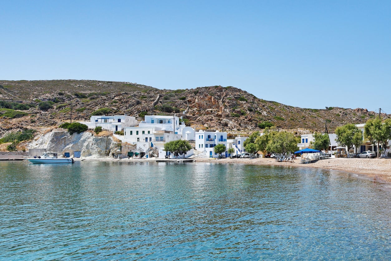 Κίμωλος: H πιο γαλήνια και αυθεντική πλευρά των Κυκλάδων είναι πιο κοντά από ποτέ