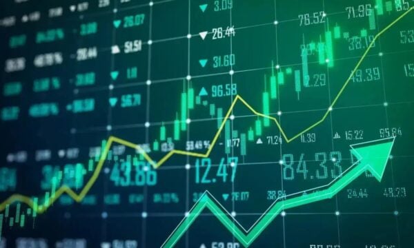 Χρηματιστήρια σε Αθήνα και Ευρώπη με μικρά κέρδη λόγω πτώσης του πετρελαίου