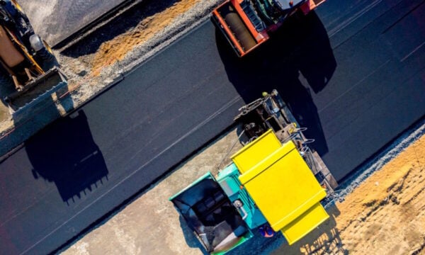 Ο Τριπλός κόμβος Σκαραμαγκά: Υπογράφεται η σύμβαση 40,8 εκατ. ευρώ για το έργο που θα περιορίσει το κόστος μετακίνησης ΙΧ και φορτηγών