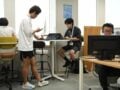 Καύσωνας στην Ιαπωνία: Σορτς ανδρών στη δουλειά φέρνουν παράπονα για τριχωτά πόδια