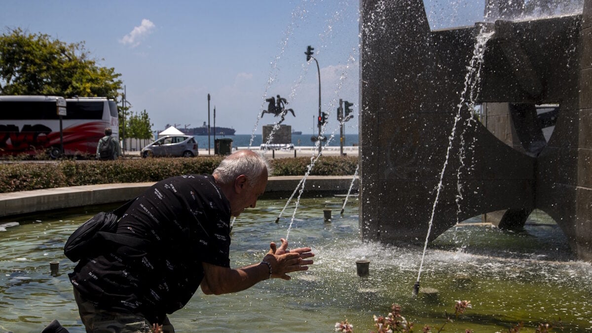 Καιρός: Ξεπέρασε τους 41 °C η μέγιστη θερμοκρασία τη Δευτέρα – Τρίτη και Τετάρτη οι χειρότερες μέρες καύσωνα 2 Καιρός: Ξεπέρασε τους 41 °C η μέγιστη θερμοκρασία τη Δευτέρα – Τρίτη και Τετάρτη οι χειρότερες μέρες καύσωνα