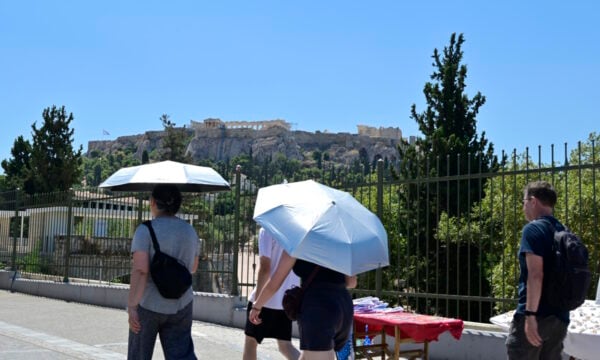Πενθήμερος καύσωνας: «Θα ανέβει κι άλλο η θερμοκρασία, θα δούμε και 41 βαθμούς» λέει ο Λαγουβάρδος