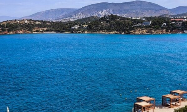 Καιρός σήμερα: Βροχές και μικρή πτώση της θερμοκρασίας