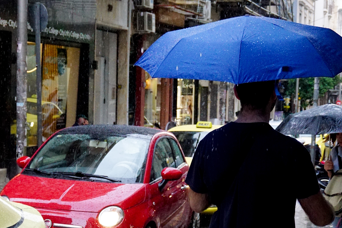 Καιρός αύριο: Τοπικές βροχές σε Ιόνιο, Ήπειρο, Θεσσαλία και Εύβοια – Στους 36 βαθμούς η θερμοκρασία