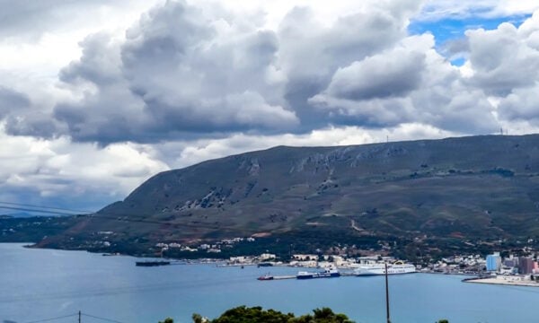 Καιρός σήμερα: Θερμοκρασία έως 35 βαθμούς – Βροχές, καταιγίδες και άνεμοι έως 7 μποφόρ