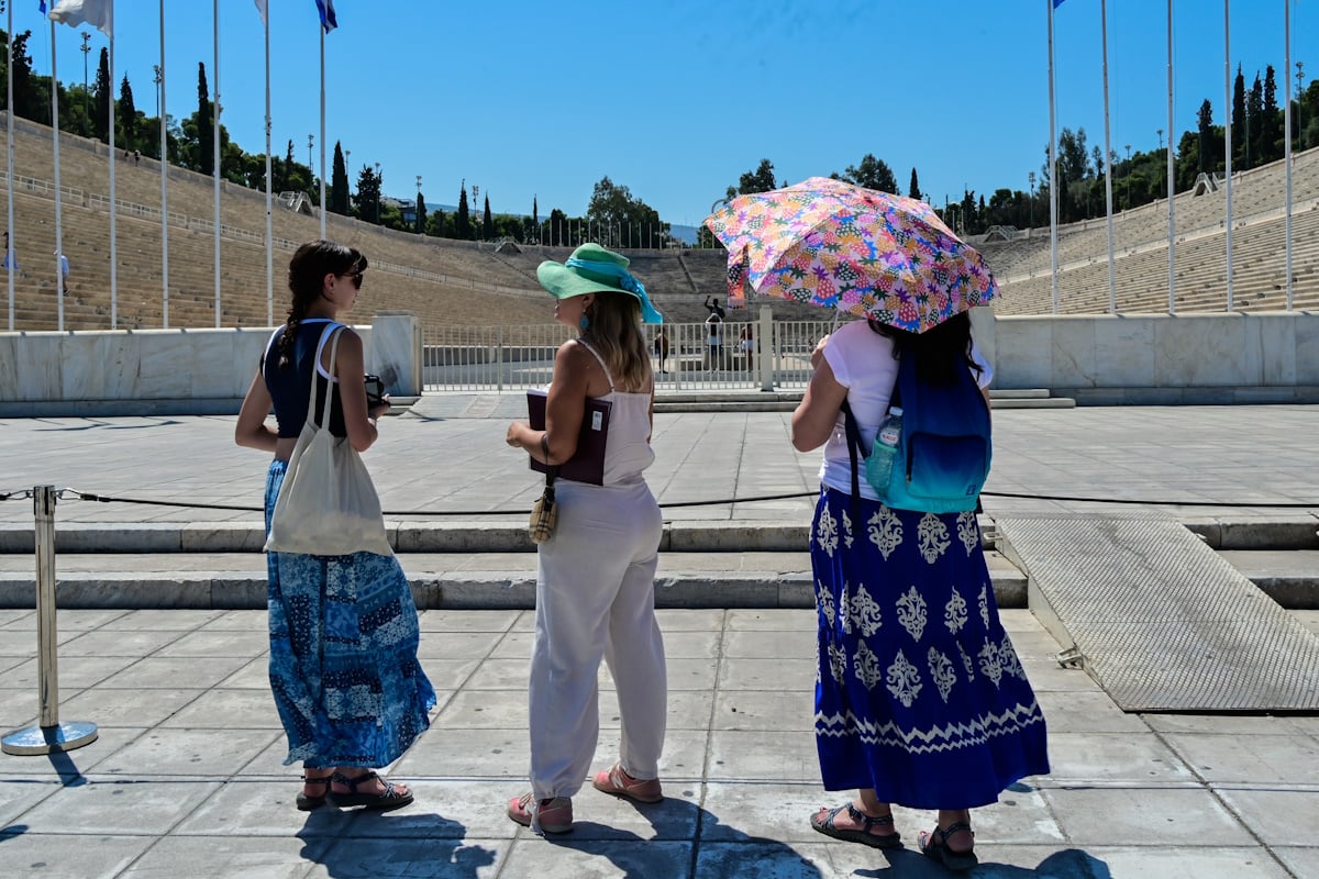 Καιρός: Θερμοκρασία έως 43,5 βαθμούς, 75 βαθμοί στο Καλλιμάρμαρο – Πότε αλλάζει το σκηνικό