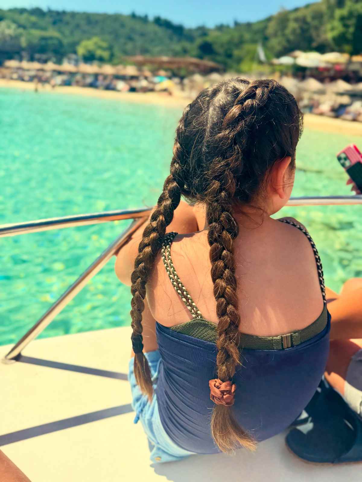 Καμπούρη: Ξεκίνησε τις καλοκαιρινές διακοπές της – Πού βρίσκεται μαζί με τις κόρες της (Φωτογραφίες) 22 Δέσποινα Καμπούρη κόρη