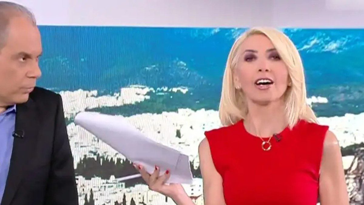 Μίνα Καραμήτρου: Αντέδρασε στον αέρα του OPEN σε ρεπορτάζ που προβλήθηκε – «Ρε βάρβαρε, τι είναι αυτό; Όχι, δεν θέλω άλλο, Νίκο, άστο»