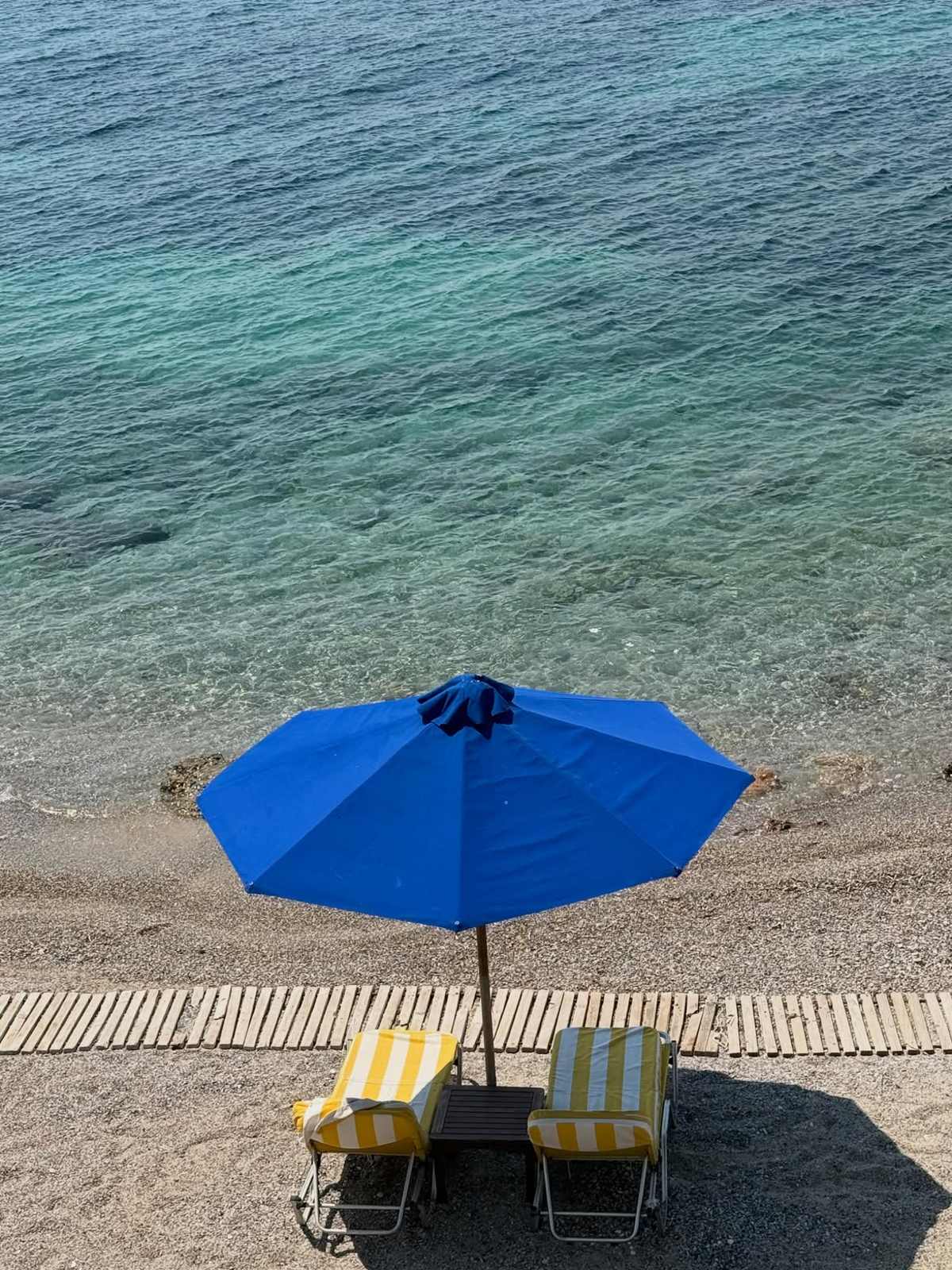 Κατερίνα Καραβάτου: Σε ποιο νησί γεμίζει μπαταρίες; Οι βόλτες στην προκυμαία και η σέλφι με μαγιό χωρίς φίλτρα 20 Κατερίνα Καραβάτου