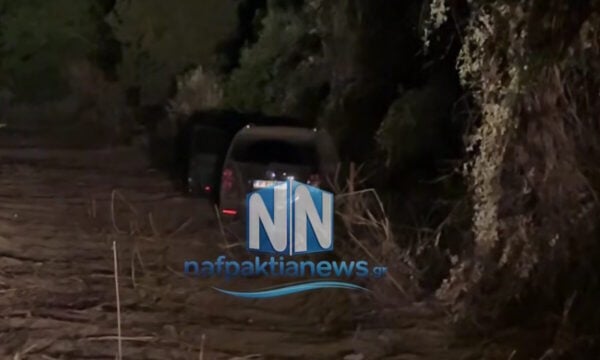 Κινηματογραφική καταδίωξη στο Αντίρριο: Οδηγός εμβόλισε περιπολικό και εξαφανίστηκε