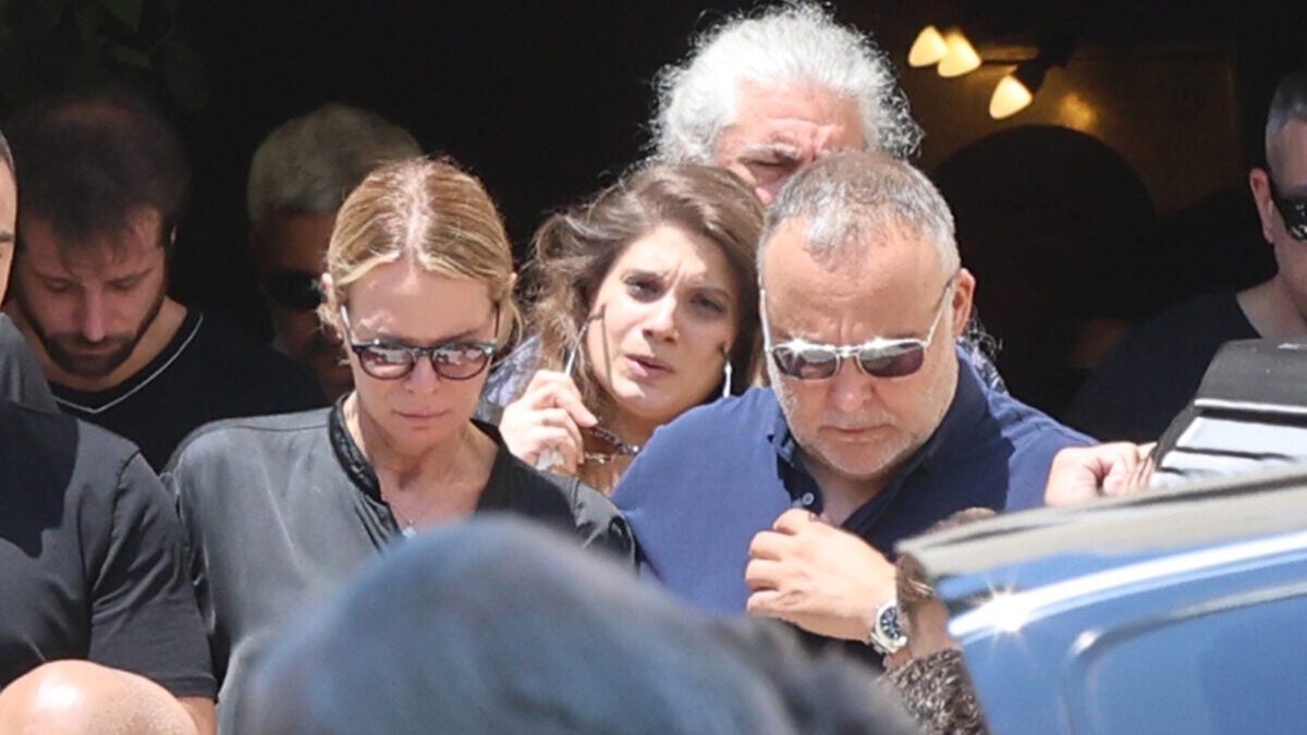 Λορέντζο Καριέρε: Επικήδειος του γιου του – «Μου είχες υποσχεθεί ότι θα κακομάθεις τα εγγόνια σου» 10 Λορέντζο Καριέρε: Επικήδειος του γιου του – «Μου είχες υποσχεθεί ότι θα κακομάθεις τα εγγόνια σου»