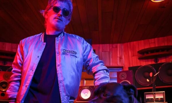Γάλλος DJ Kavinsky βρέθηκε νεκρός στο σπίτι του στο Παρίσι