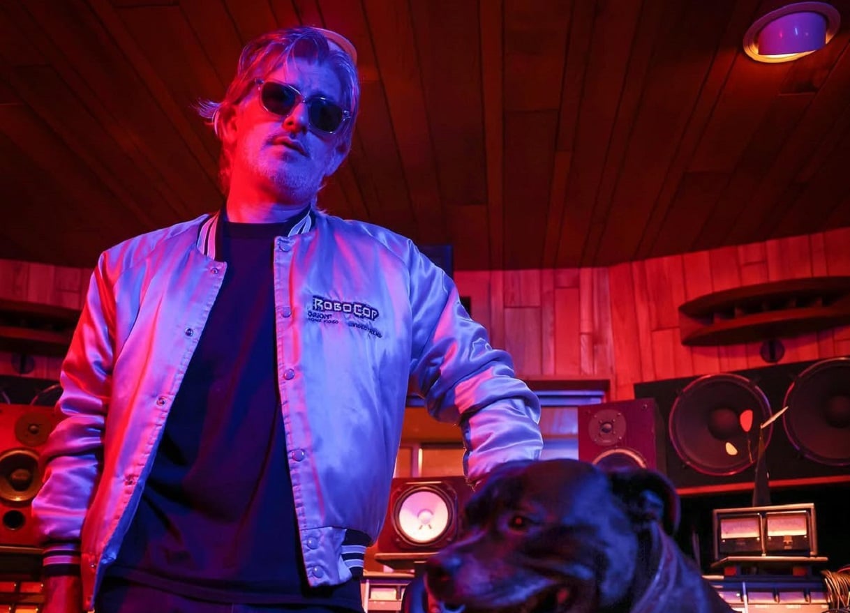 Γάλλος DJ Kavinsky βρέθηκε νεκρός στο σπίτι του στο Παρίσι